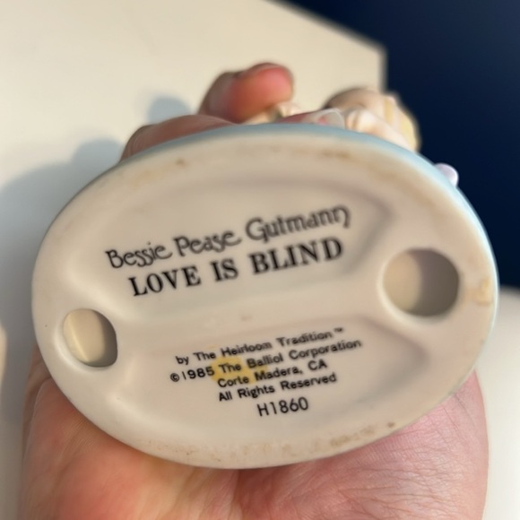 Bessie Pease Gutmann Figurine Love is Blind - Picture 4 of 4
